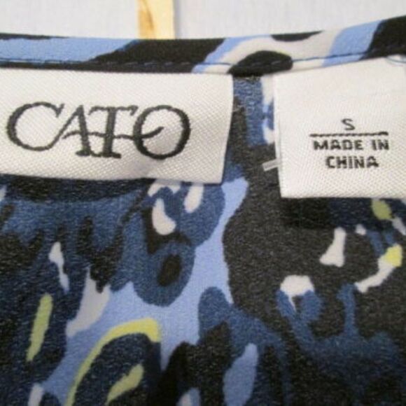 Cato Geometric Print Sharkbite Hem Blouse Sz S - Picture 5 of 5